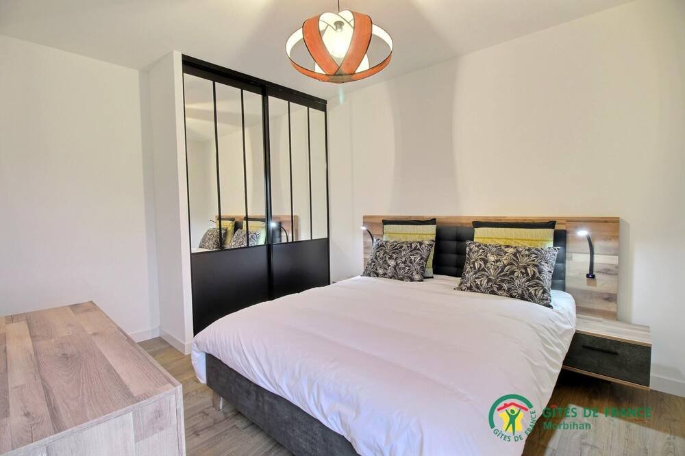 Photo of Bedroom in Plougoumelen