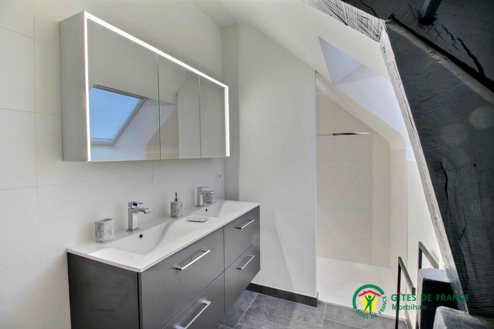 Photo of Bathroom in Plougoumelen