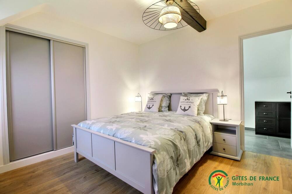 Photo of Bedroom in Plougoumelen