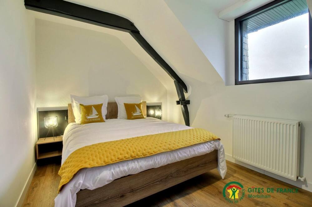 Photo of Bedroom in Plougoumelen
