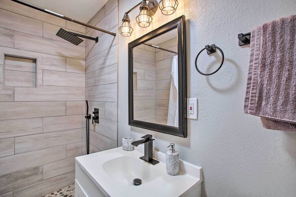 Photo of Bathroom in Farmersville