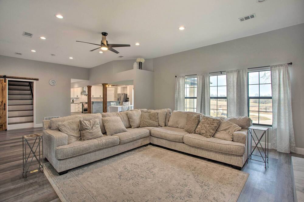 Photo of Livingroom in Farmersville