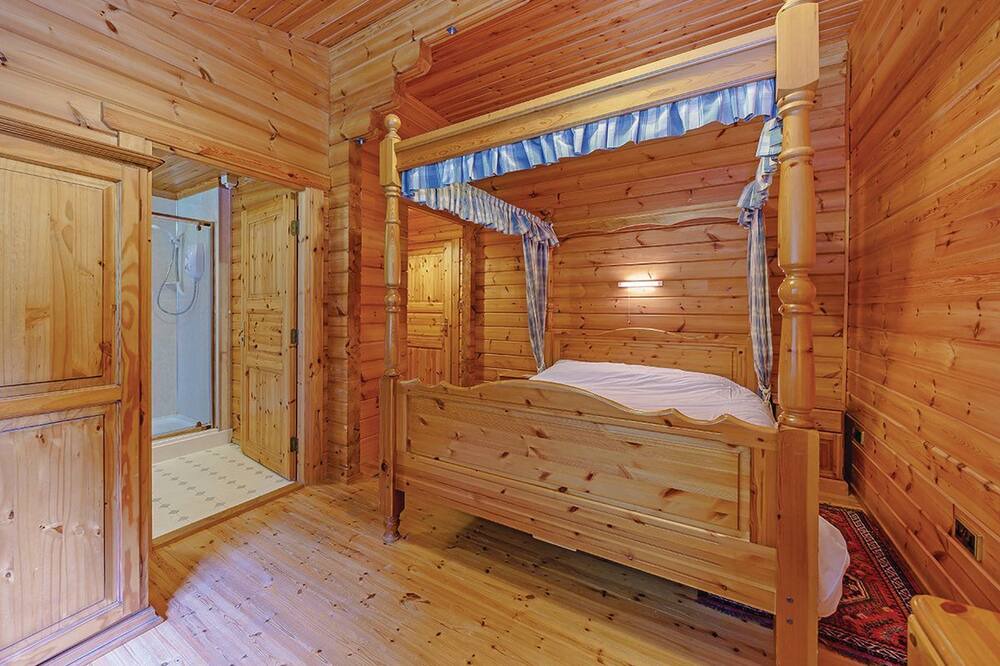 Photo of Bathroom in Ledbury