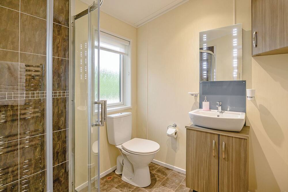 Photo of Bathroom in Woolverstone