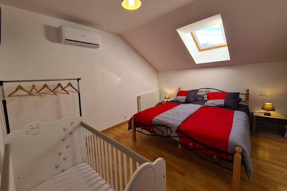 Photo of Bedroom in Segry