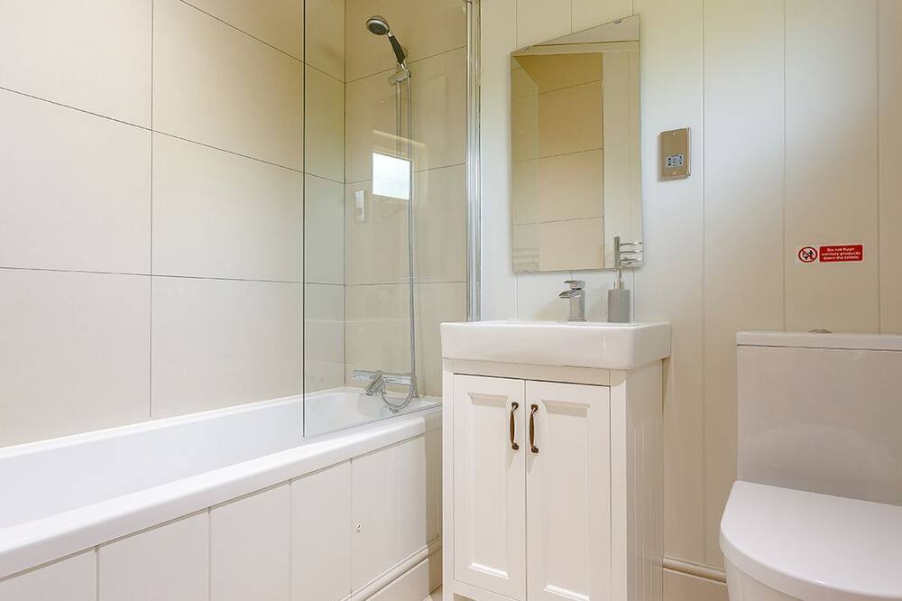 Photo of Bathroom in Widemouth Bay