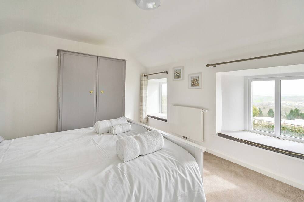 Photo of Bedroom in Saint Ann's Chapel
