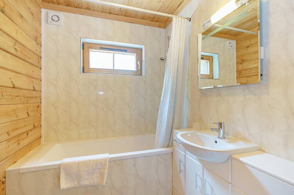 Photo of Bathroom in Ledbury