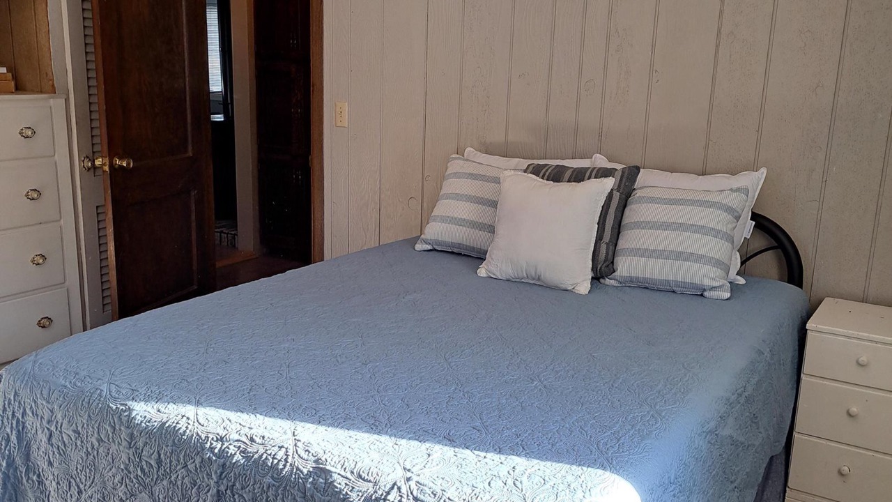 Photo of Bedroom in Ottertail