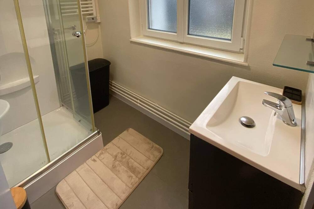 Photo of Bathroom in Envermeu