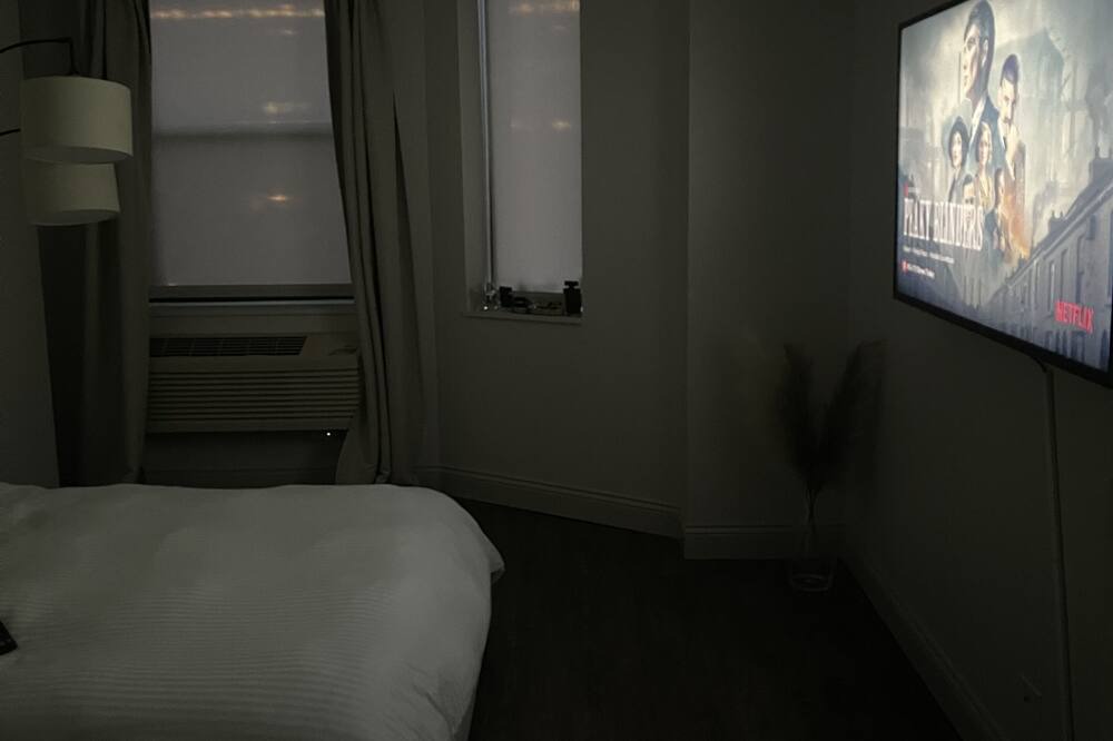 Photo of Bedroom in Downtown Chicago