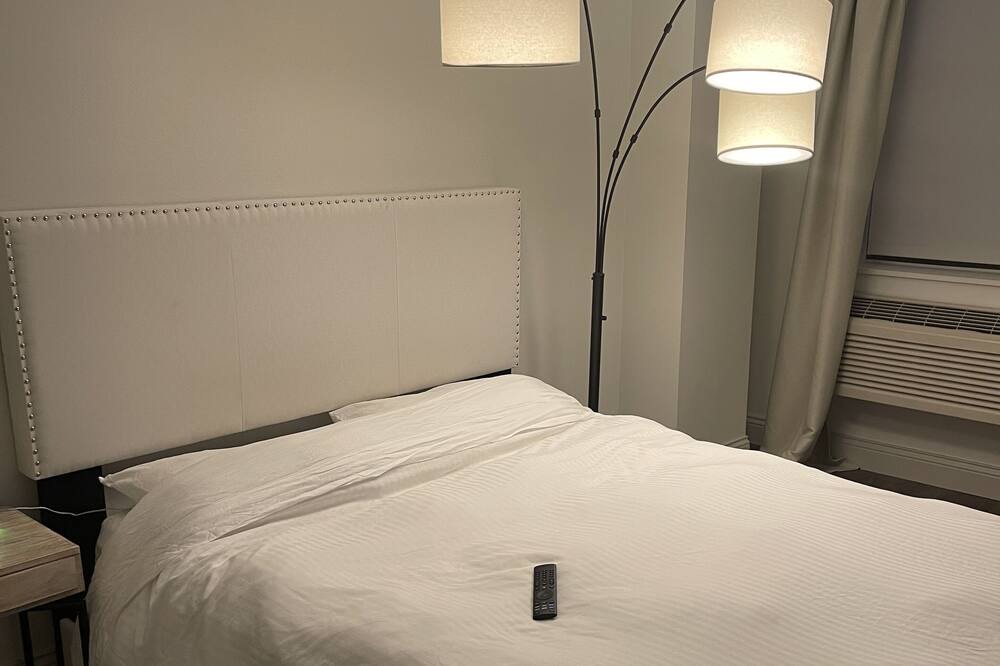 Photo of Bedroom in Downtown Chicago