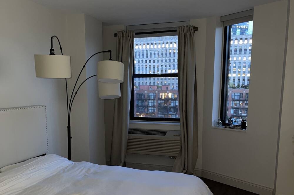 Photo of Bedroom in Downtown Chicago