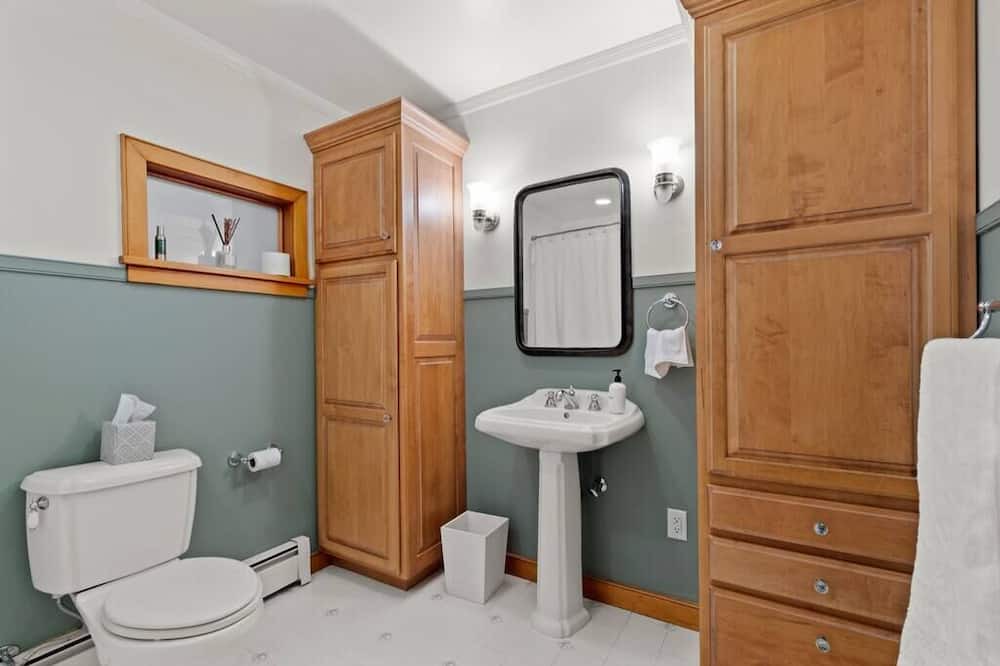 Photo of Bathroom in North Coventry Township
