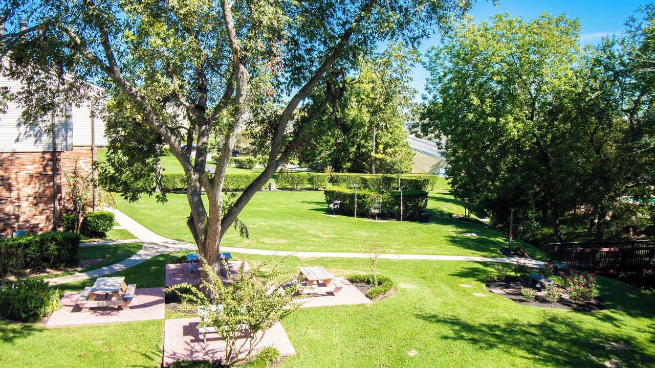 Photo of Outdoor in April Sound