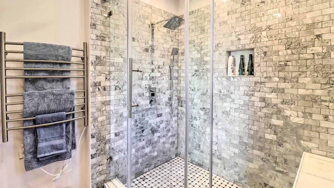 Photo of Others in Jonas