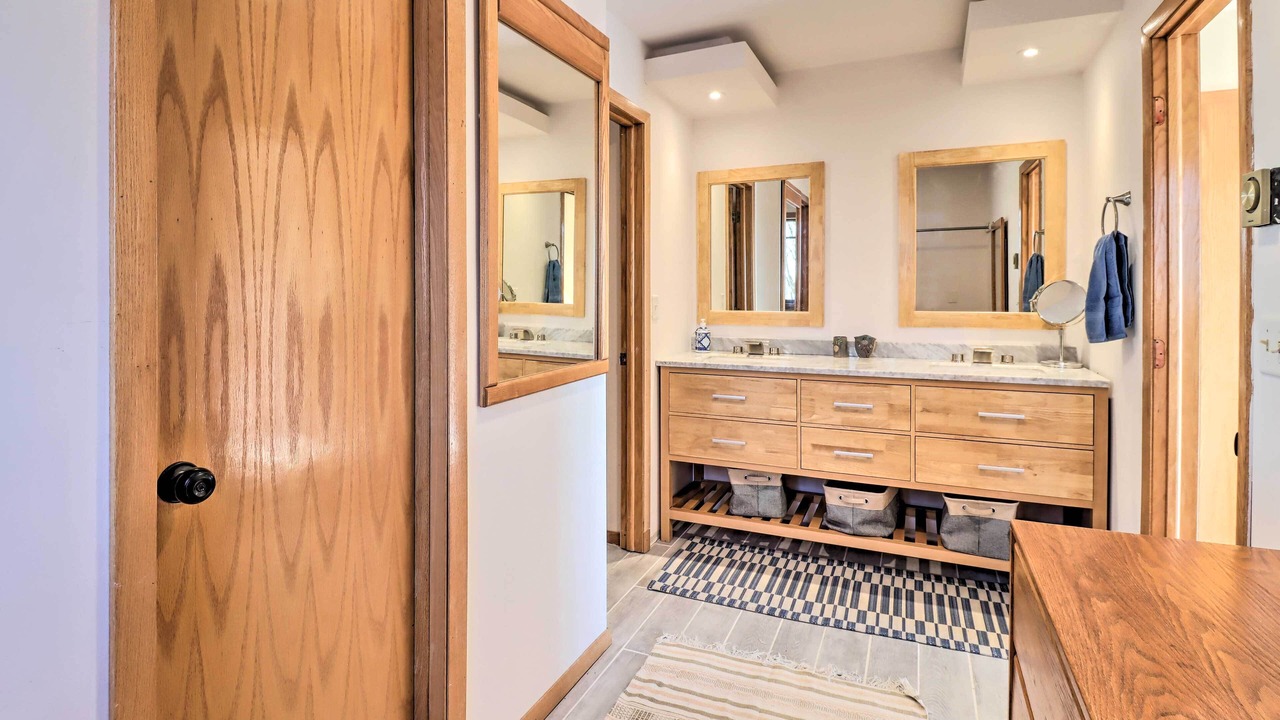 Photo of Others in Jonas