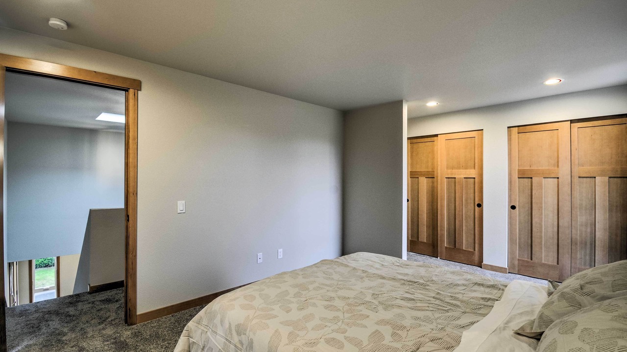 Photo of Bedroom in Edgewood