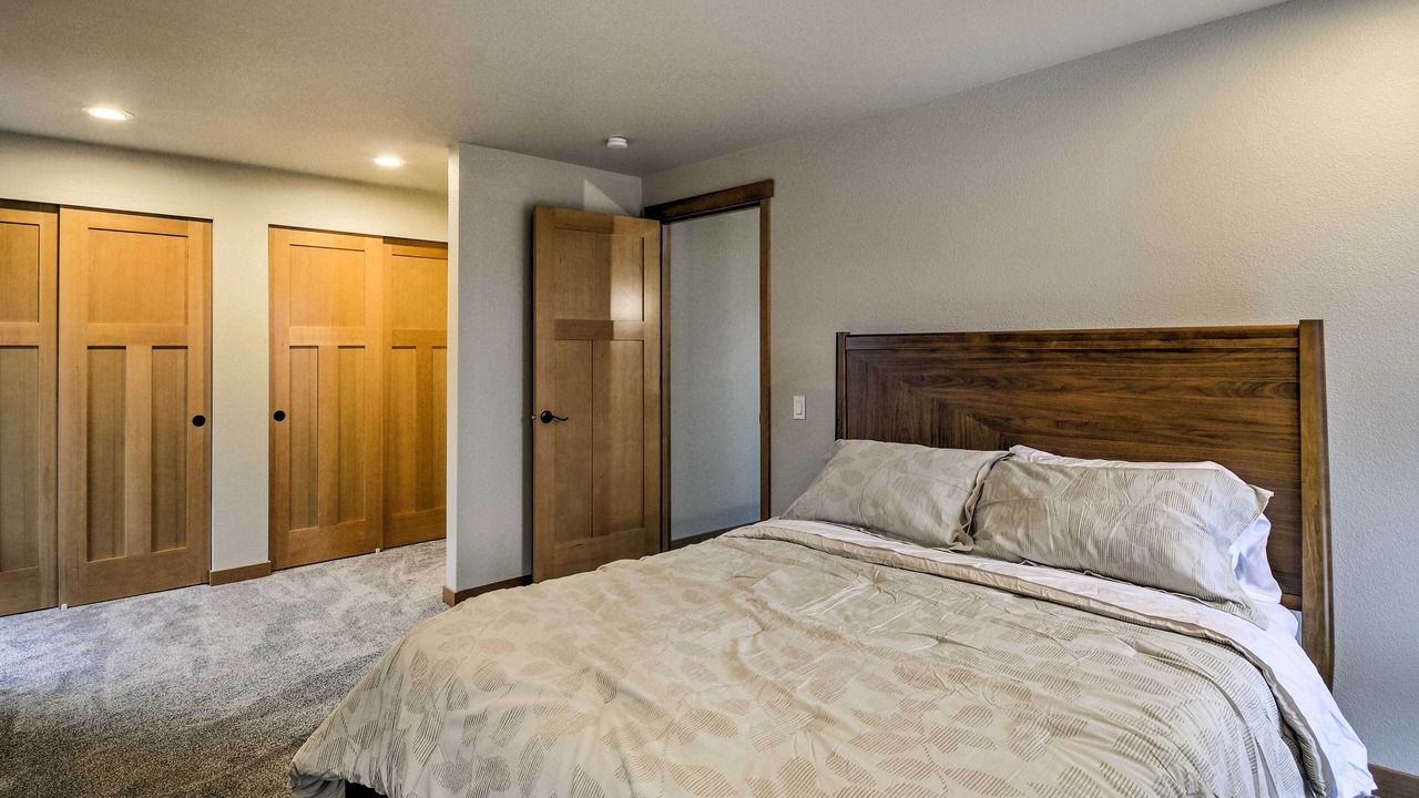 Photo of Bedroom in Edgewood