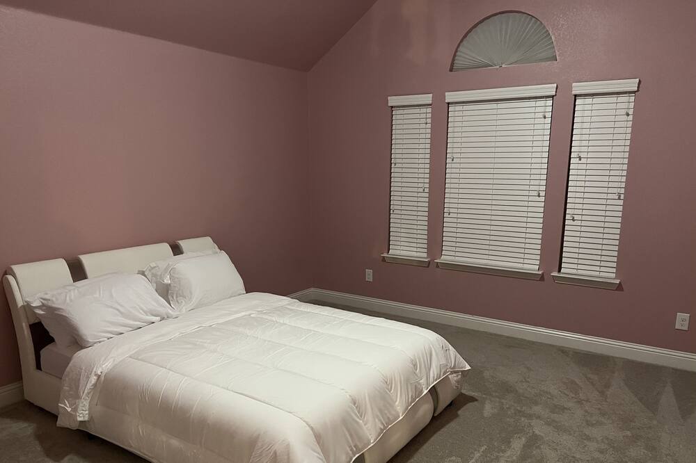 Photo of Bedroom in Mansfield