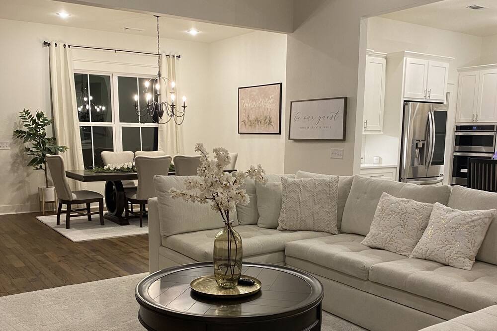 Photo of Livingroom in Goshen
