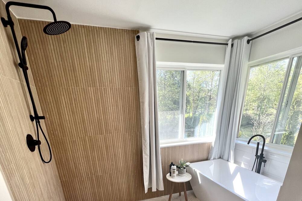 Photo of Bathroom in Riverbend