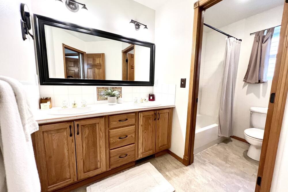 Photo of Bathroom in Riverbend