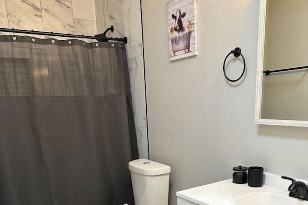 Photo of Bathroom in Noonday
