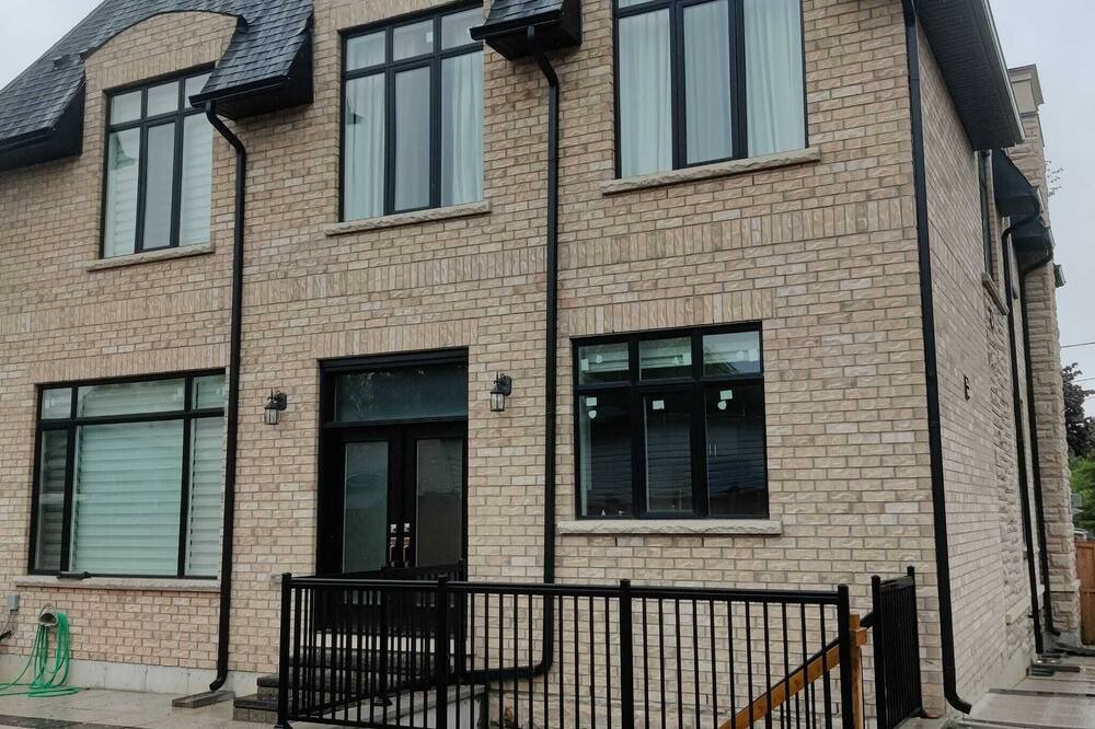 Photo of Outdoor in Pickering