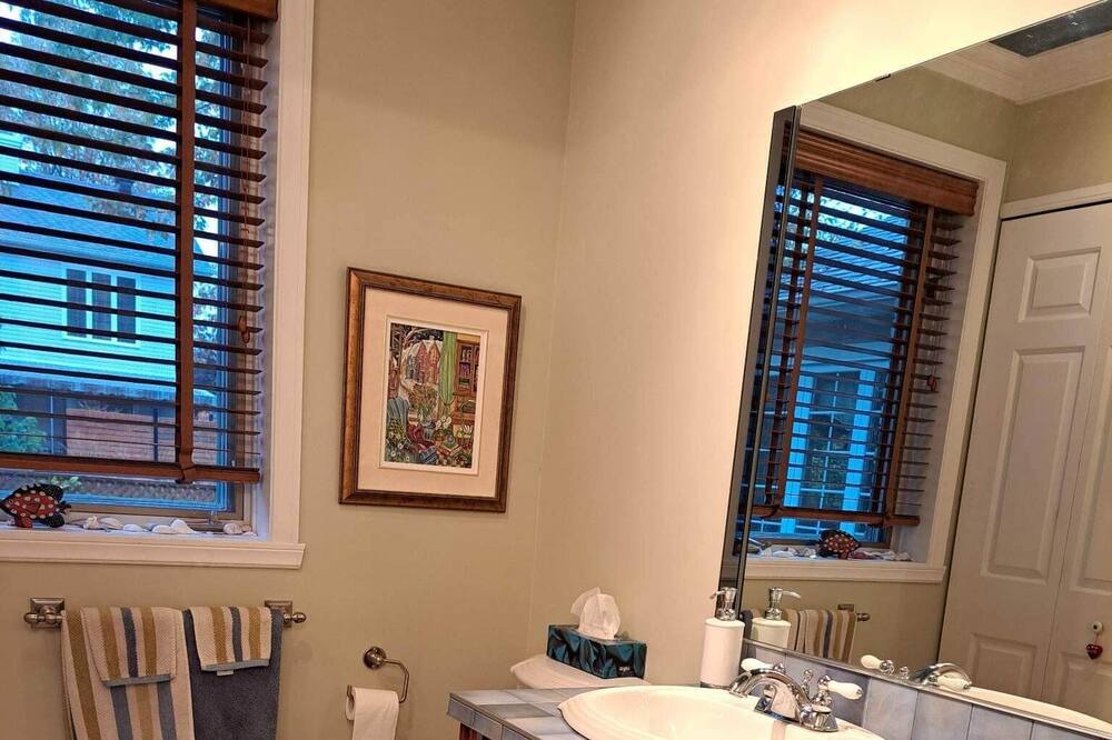 Photo of Bathroom in L'Ancienne-Lorette
