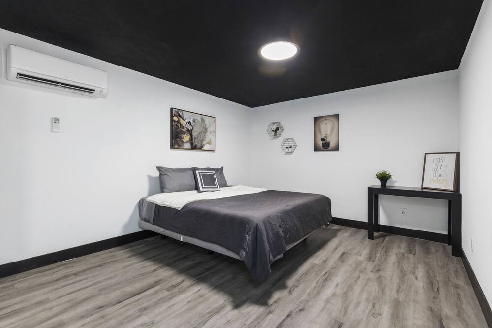 Photo of Bedroom in Waller