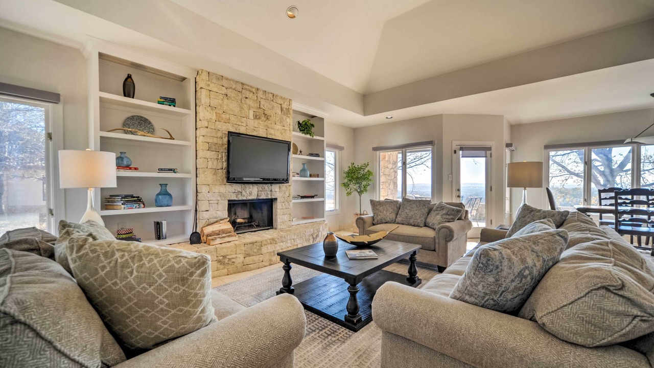 Photo of Livingroom in Barton Creek Lakeside