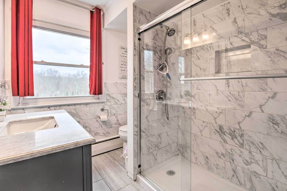 Photo of Bathroom in Mountain Top