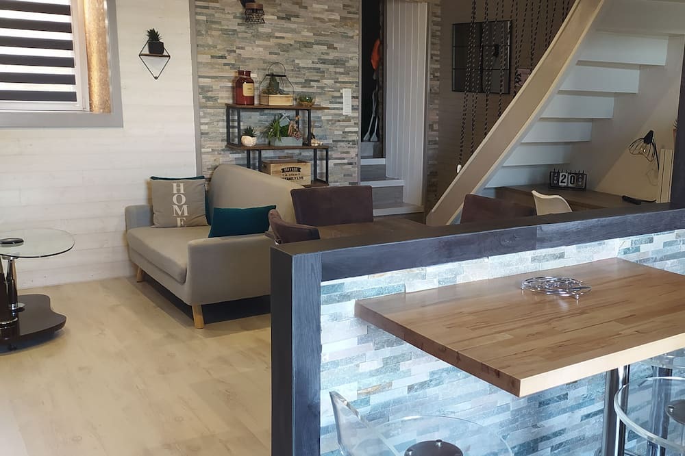 Photo of Others in Montours