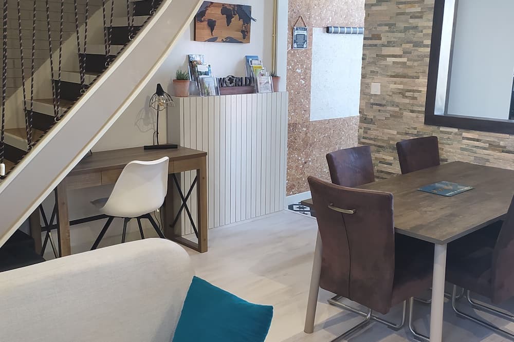 Photo of Others in Montours