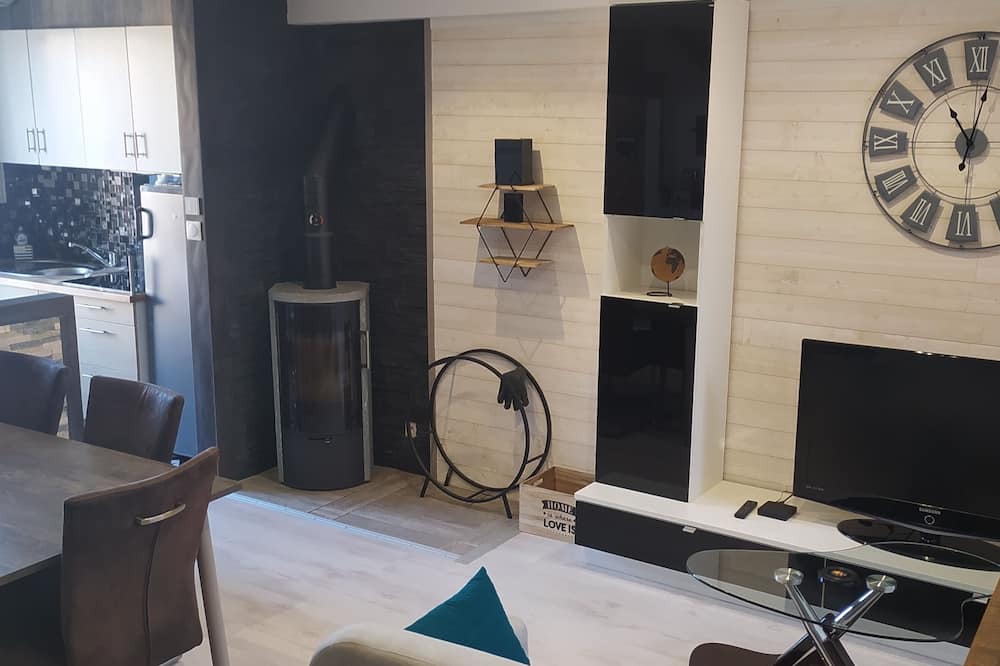 Photo of Others in Montours