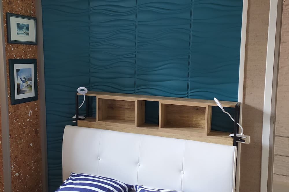 Photo of Others in Montours