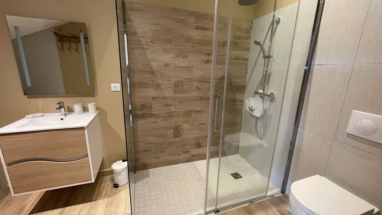 Photo of Bedroom in Biran