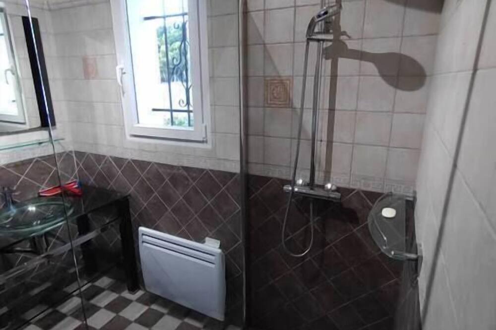 Photo of Bathroom in Sigean