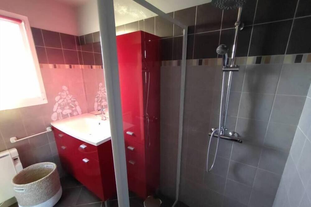 Photo of Bathroom in Sigean