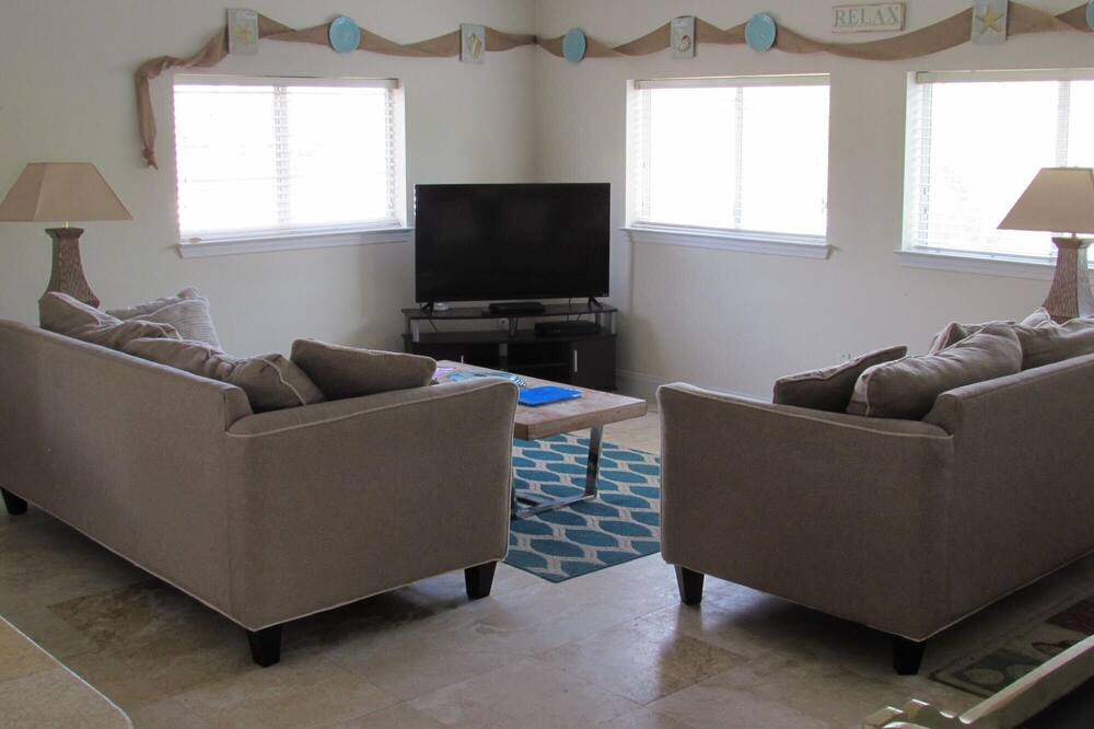Photo of Livingroom in Pensacola Beach