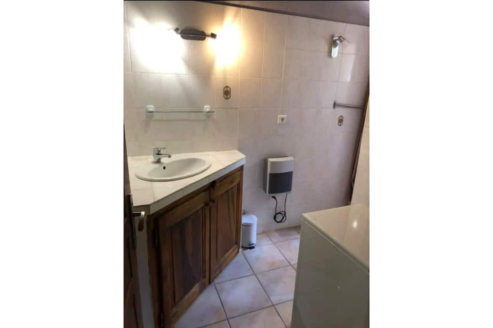 Photo of Bathroom in Mornans