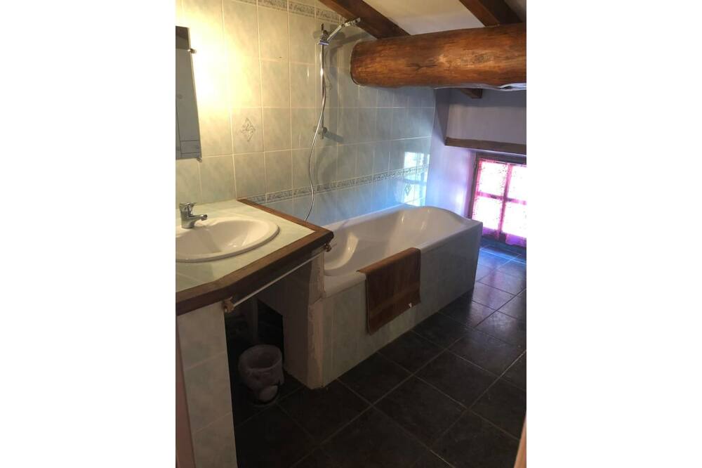 Photo of Bathroom in Mornans