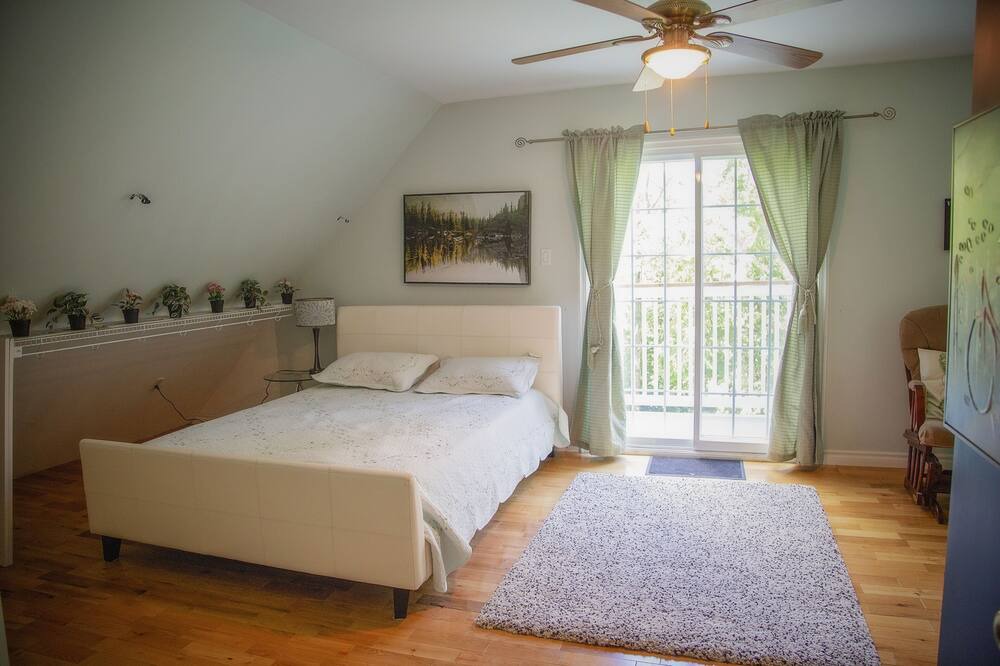 Photo of Bedroom in Val-des-Monts