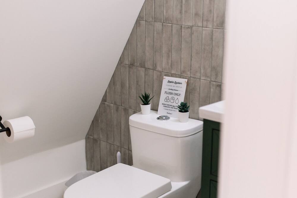 Photo of Bathroom in Eagle Lake