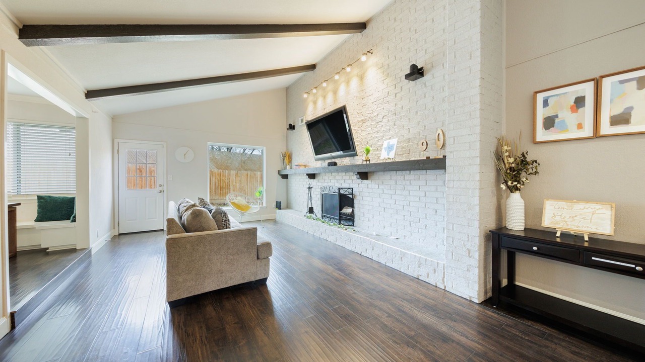 Photo of Livingroom in Scofield Farms
