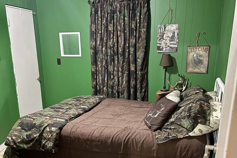 Photo of Bedroom in Coffeeville