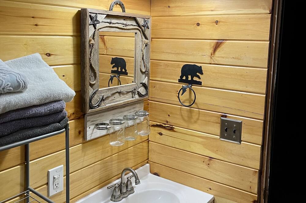 Photo of Bathroom in Coffeeville