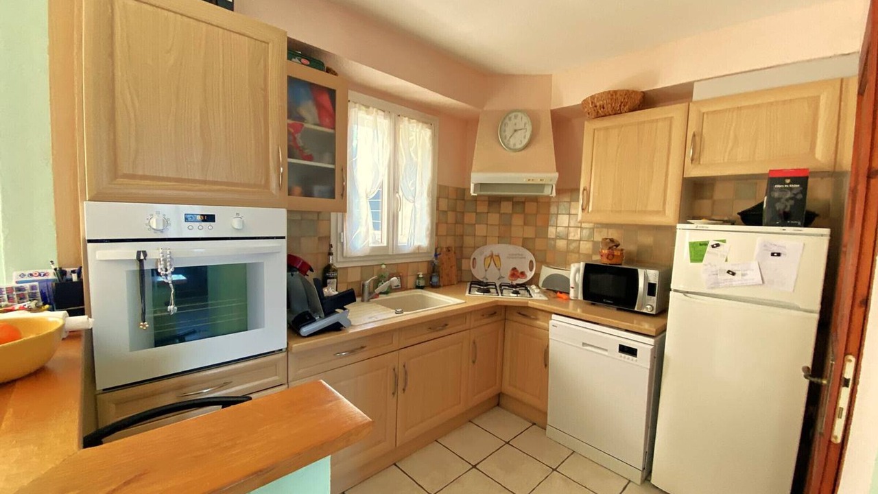 Photo of Kitchen in Saint-Alban-sous-Sampzon