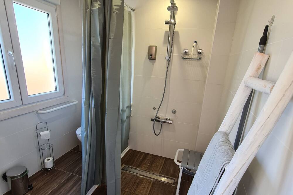 Photo of Bathroom in Noyers